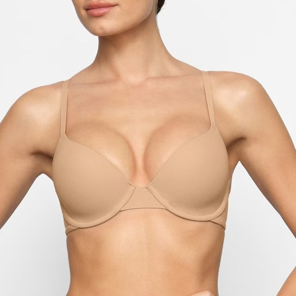 NWT Fits Everybody T-shirt Bra